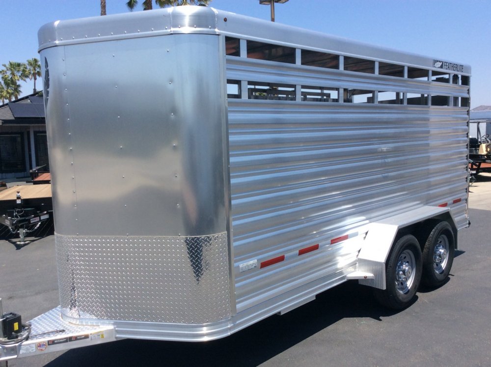 2025 Featherlite 6' 7" x 16' HORSE TRAILER Livestock trailer