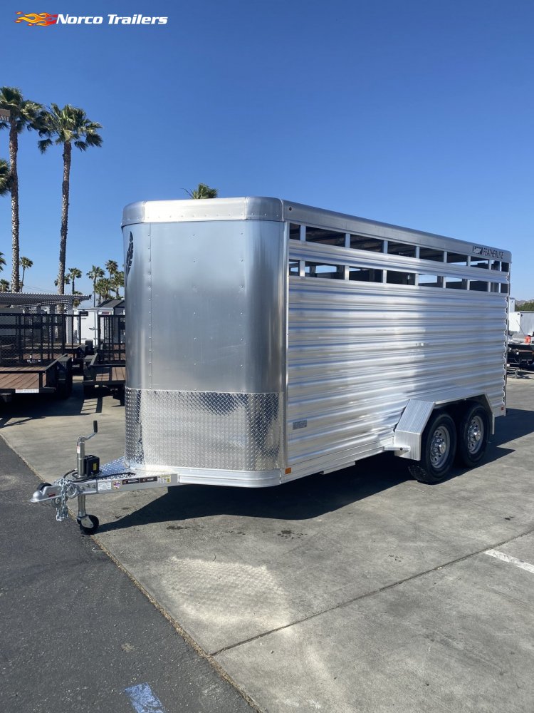 2025 Featherlite 6.7' x 16' 8107 LIVESTOCK Livestock trailer