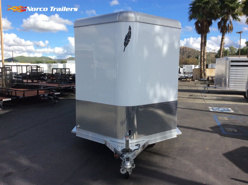 2026 Featherlite 7' x 18' 5" HORSE TRAILER Horse trailer