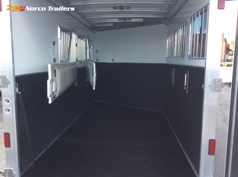 2026 Featherlite 7' x 18' 5" HORSE TRAILER Horse trailer