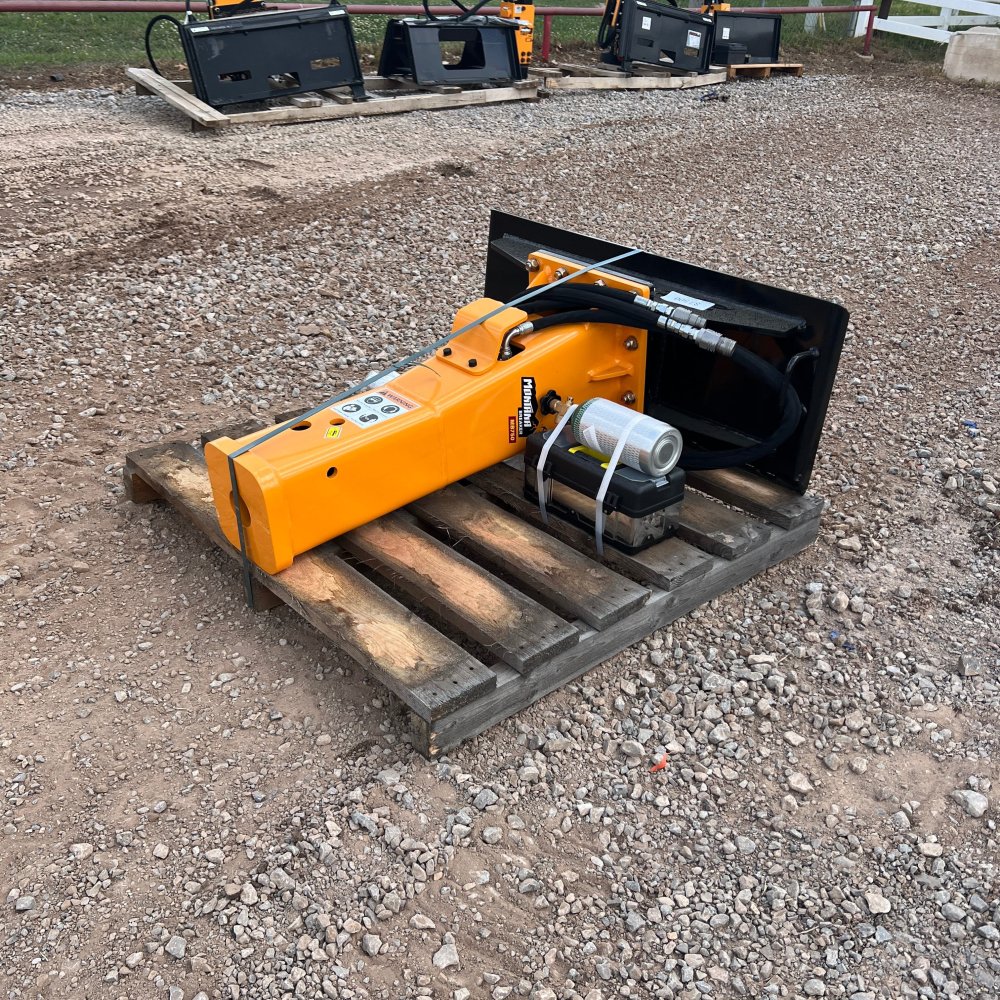 100000337 - x Montana Post Driver 750R Breaker Skid Steer Attachment