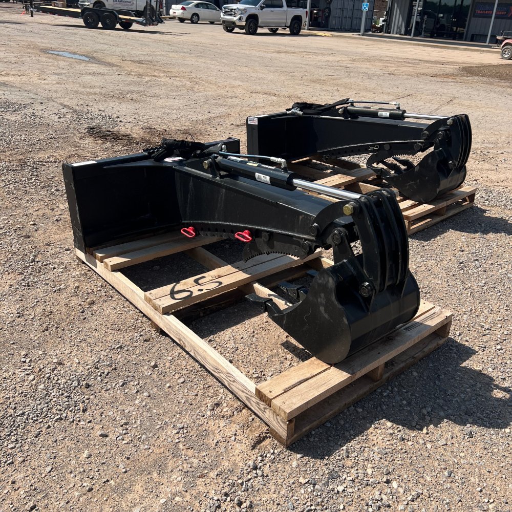100000368 - x Jenkins Iron & Steel 6.5' Backhoe with thumb & 18" bucket Skid Steer Attachment