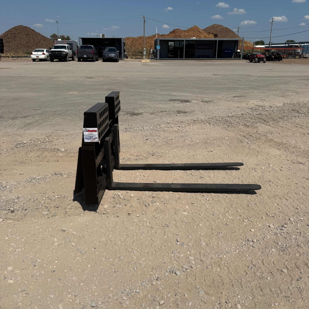 100000478 - x Jenkins Iron & Steel 5 x 5 pallet forks Skid Steer Attachment