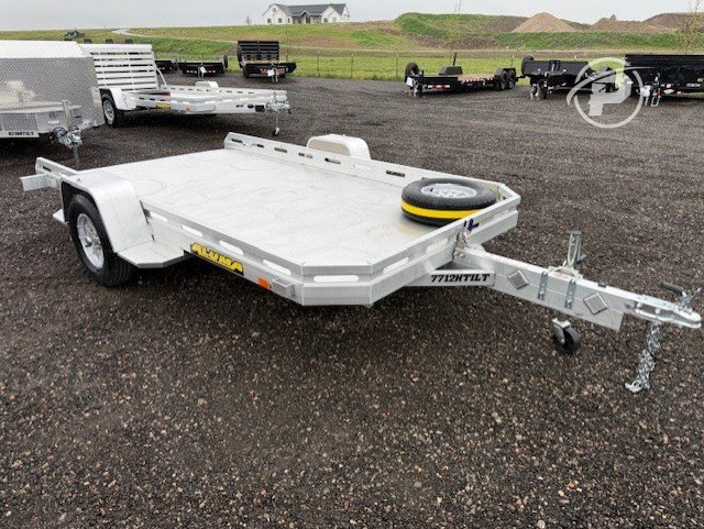 Aluma Utility 12' 5" x 6' 5"