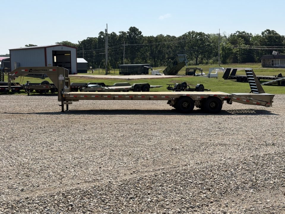 2027 Load Trail GP 102X30 / 14 PLY / MAX RAMPS / WINCH PLATE / 25.9K GVWR / Flatbed Trailer