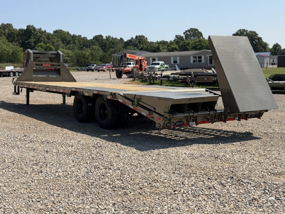 2027 Load Trail GP 102X30 / 14 PLY / MAX RAMPS / WINCH PLATE / 25.9K GVWR / Flatbed Trailer