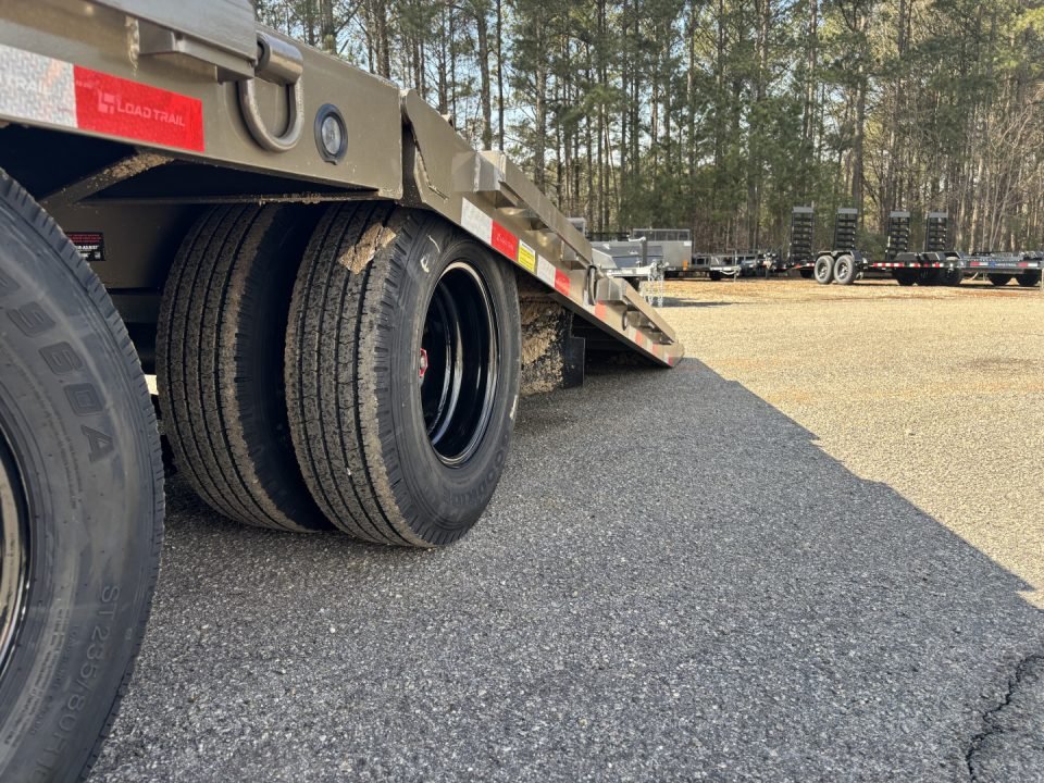 2026 Load Trail GL 102X32 25900 GVWR HYDRAULIC DOVE TAIL Deckover Trailer