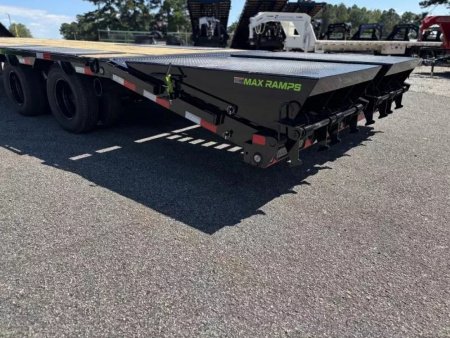 2027 Load Trail GP 102X32 GOOSENECK W/MAX RAMPS AND 14 PLYS 25.9K GVWR Flatbed Trailer