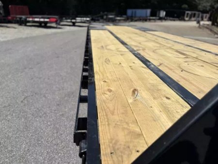 2027 Load Trail GP 102X32 GOOSENECK W/MAX RAMPS AND 14 PLYS 25.9K GVWR Flatbed Trailer