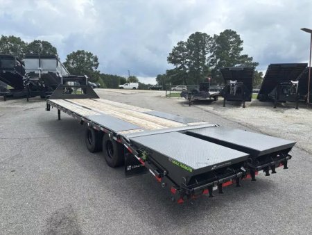 2027 LOAD TRAIL GP 102X30 GOOSENECK W/14 PLYS AND MAX RAMPS 25.9K GVWR FLATBED TRAILER
