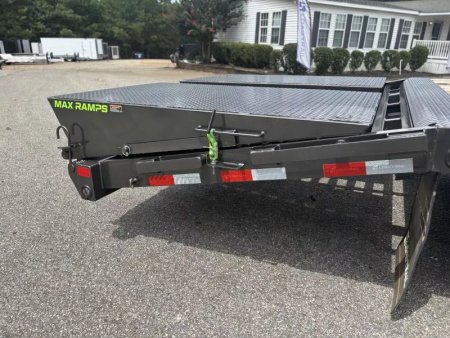2027 LOAD TRAIL GP 102X30 GOOSENECK W/14 PLYS AND MAX RAMPS 25.9K GVWR FLATBED TRAILER