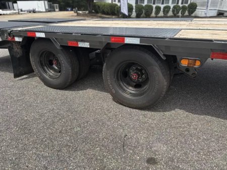 2027 LOAD TRAIL GP 102X30 GOOSENECK W/14 PLYS AND MAX RAMPS 25.9K GVWR FLATBED TRAILER