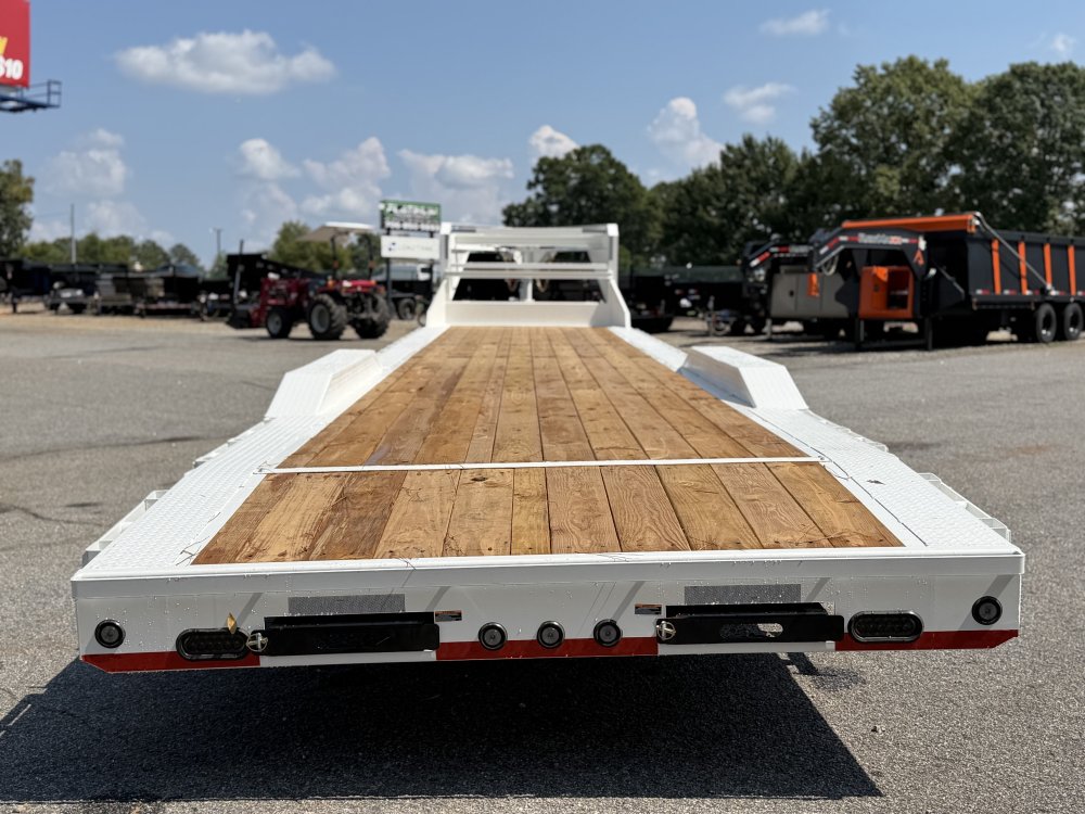 2027 Load Trail GC 102X44 LOWBOY W/DRIVE OVER FENDERS 21K GVWR GOOSENECK Car Hauler