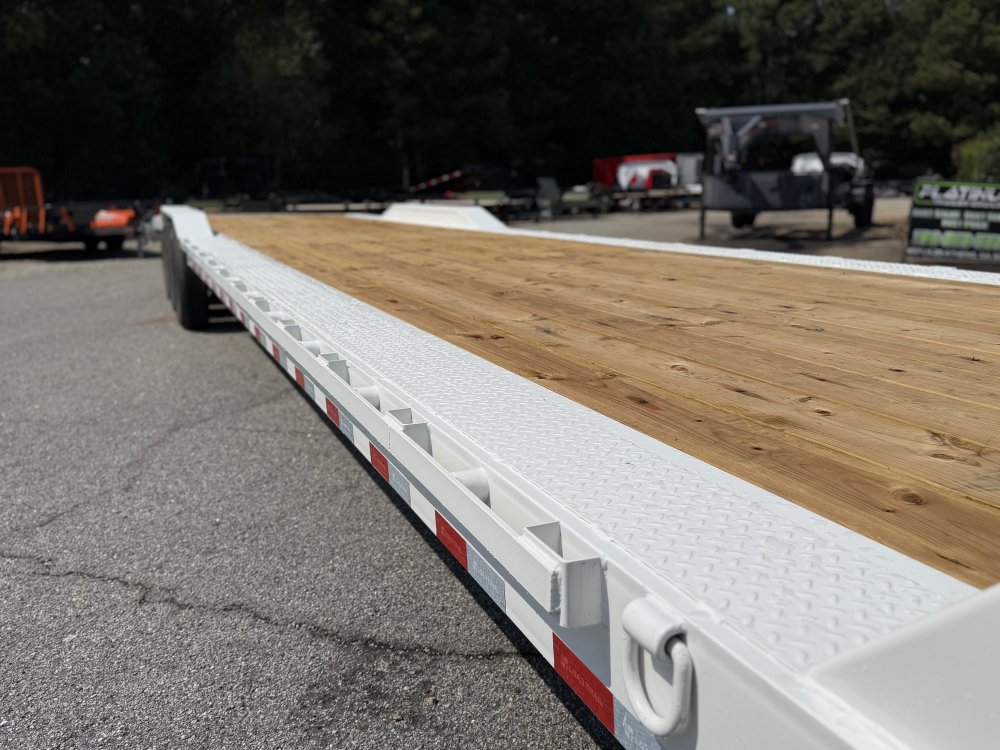 2027 Load Trail GC 102X44 LOWBOY W/DRIVE OVER FENDERS 21K GVWR GOOSENECK Car Hauler