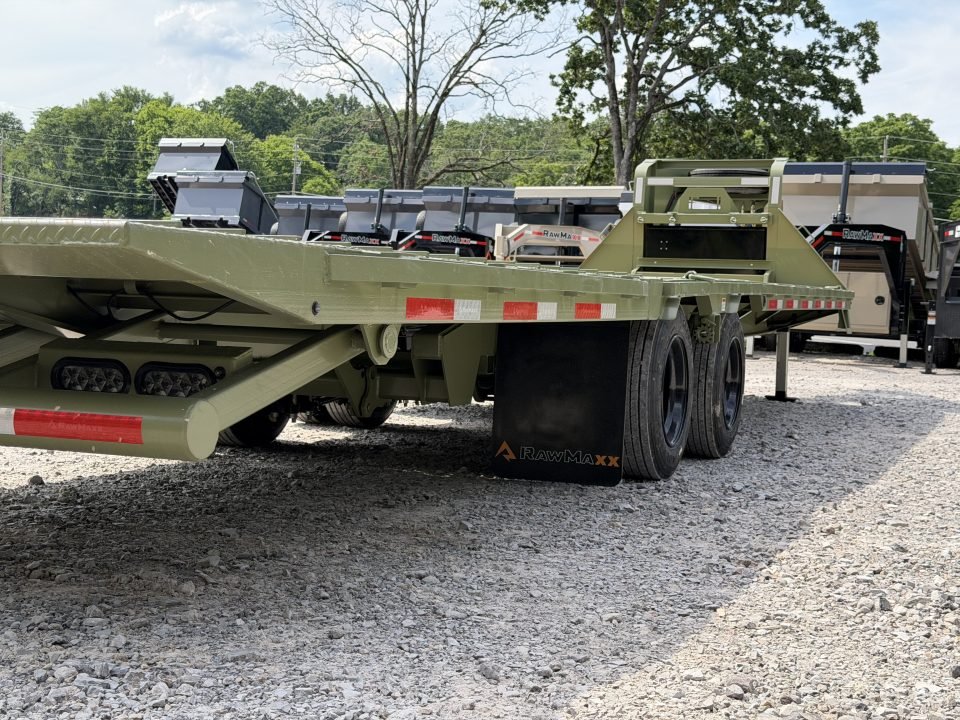 2026 RawMaxx HTX 102X32 40K GVWR 11' HYDRUALIC DOVETAIL 16K HYDRAULIC DISC BRAKES WIRELESS REMOTE Fl
