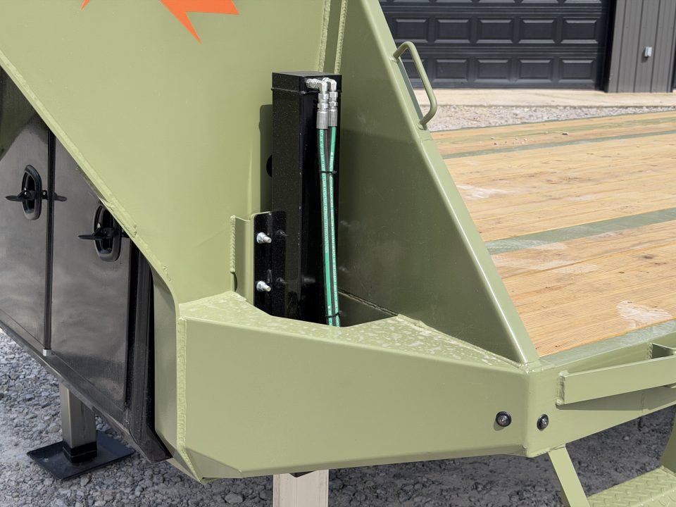 2026 RawMaxx HTX 102X32 40K GVWR 11' HYDRUALIC DOVETAIL 16K HYDRAULIC DISC BRAKES WIRELESS REMOTE Fl
