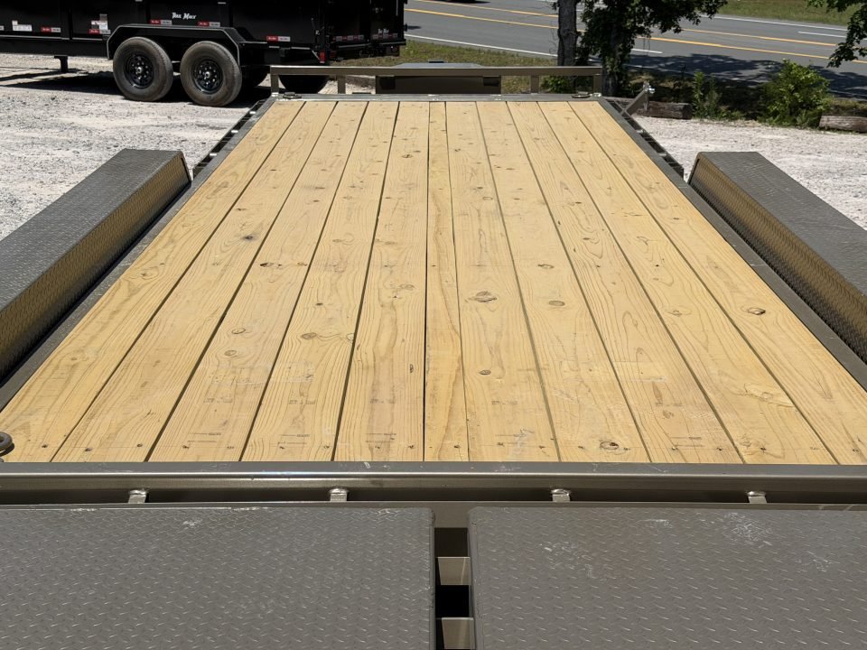 2026 Load Trail CH 83X22 21K GVWR MAX RAMPS 2" RUB RAIL Equipment Trailer