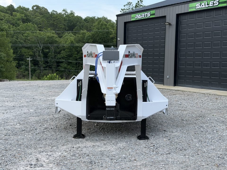 2026 RawMaxx HTX 102X32 40K GVWR 11' HYDRUALIC DOVETAIL 16K HYDRAULIC DISC BRAKES WIRELESS REMOTE Fl