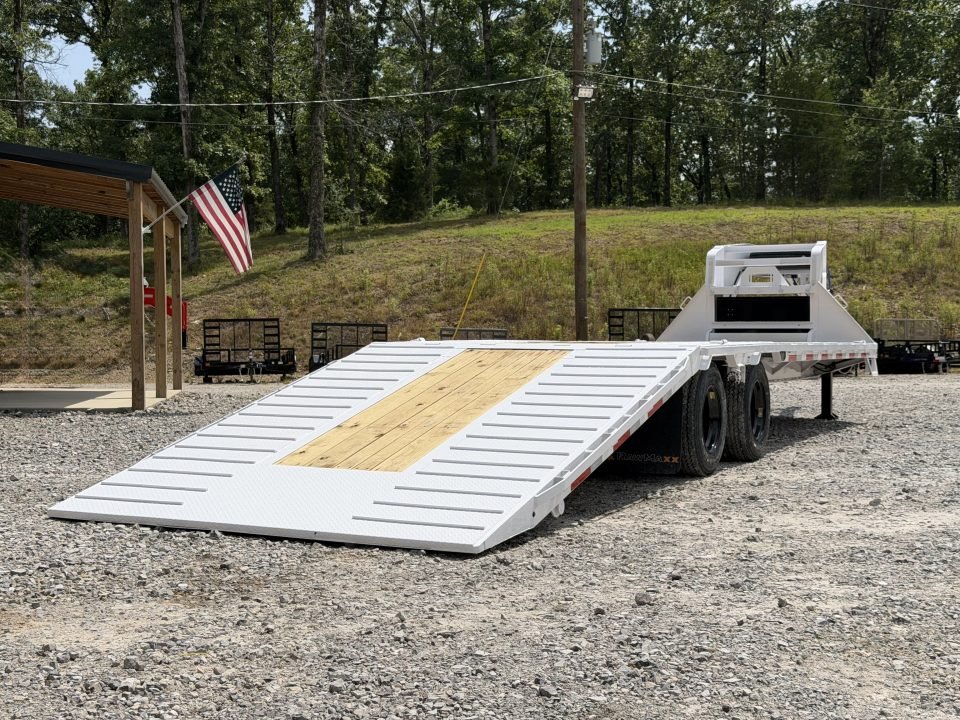2026 RawMaxx HTX 102X32 40K GVWR 11' HYDRUALIC DOVETAIL 16K HYDRAULIC DISC BRAKES WIRELESS REMOTE Fl