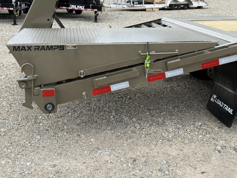 2026 Load Trail GP 102X32 / MAXX RAMPS / 14PLY / WINCH PLATE / 30K GVWR Flatbed Trailer
