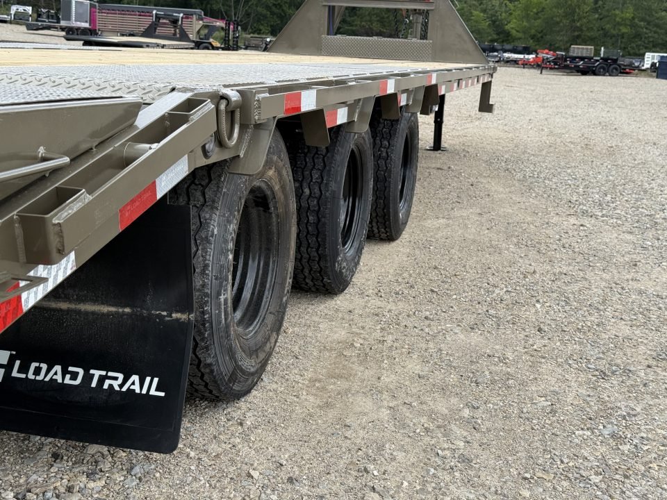 2026 Load Trail GP 102X32 / MAXX RAMPS / 14PLY / WINCH PLATE / 30K GVWR Flatbed Trailer