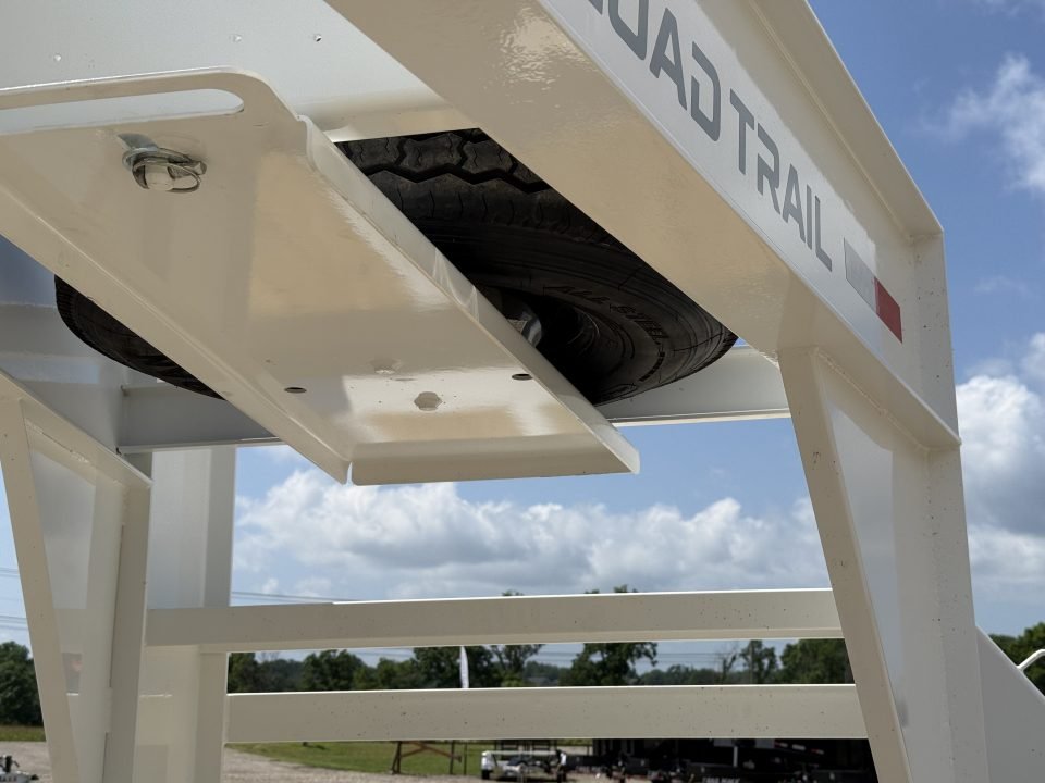 2027 Load Trail GL 102X32 / HYDRO DOVE & JACKS / 14PLY / WIRELESS REMOTE / WINCH PLATE / 25.9K GVWR 