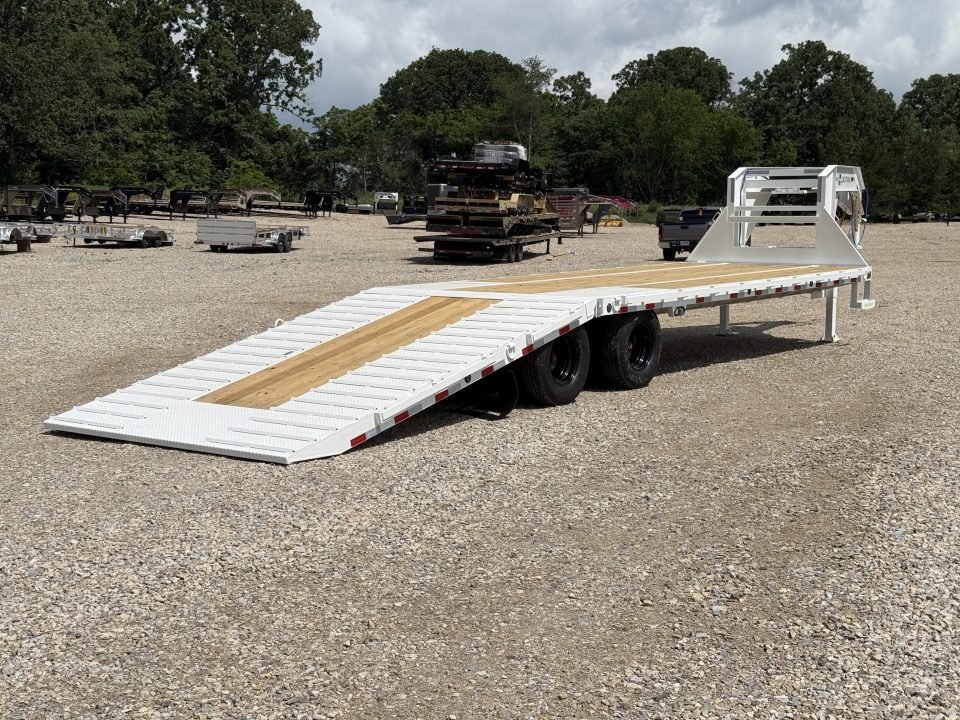2027 Load Trail GL 102X32 / HYDRO DOVE & JACKS / 14PLY / WIRELESS REMOTE / WINCH PLATE / 25.9K GVWR 