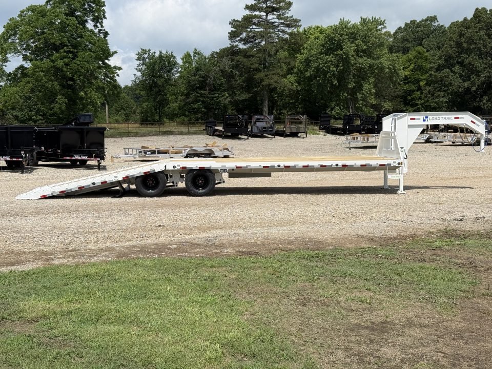 2027 Load Trail GL 102X32 / HYDRO DOVE & JACKS / 14PLY / WIRELESS REMOTE / WINCH PLATE / 25.9K GVWR 