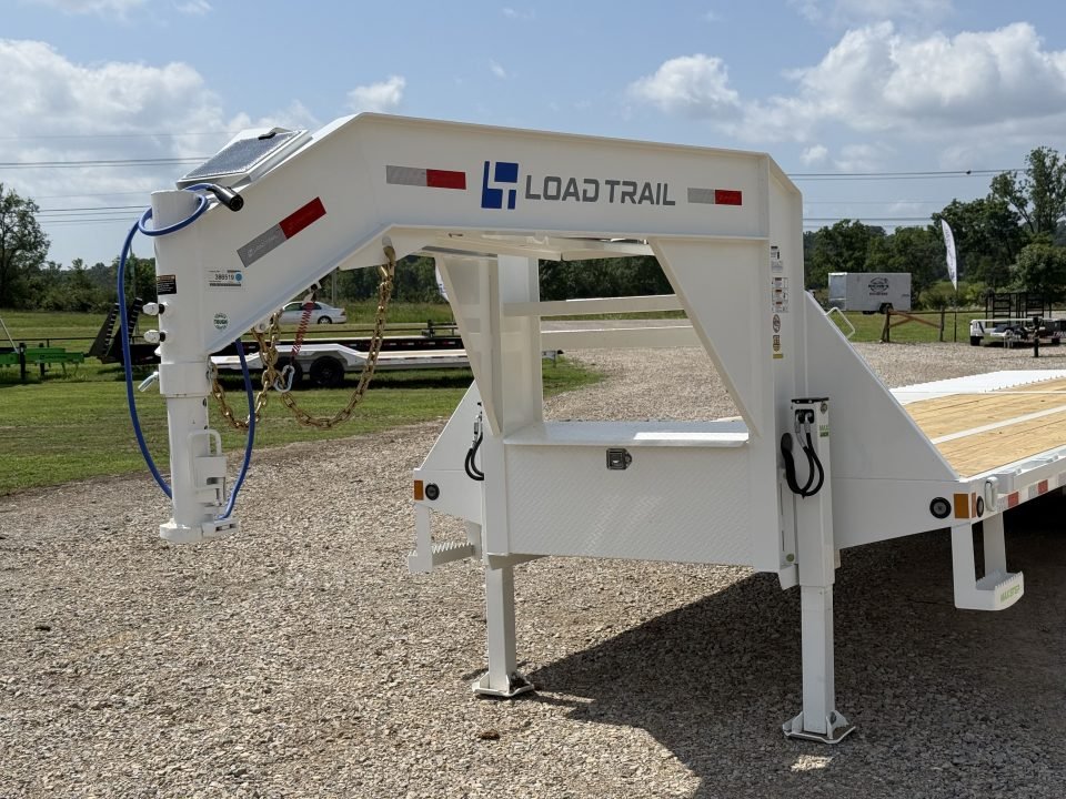 2027 Load Trail GL 102X32 / HYDRO DOVE & JACKS / 14PLY / WIRELESS REMOTE / WINCH PLATE / 25.9K GVWR 