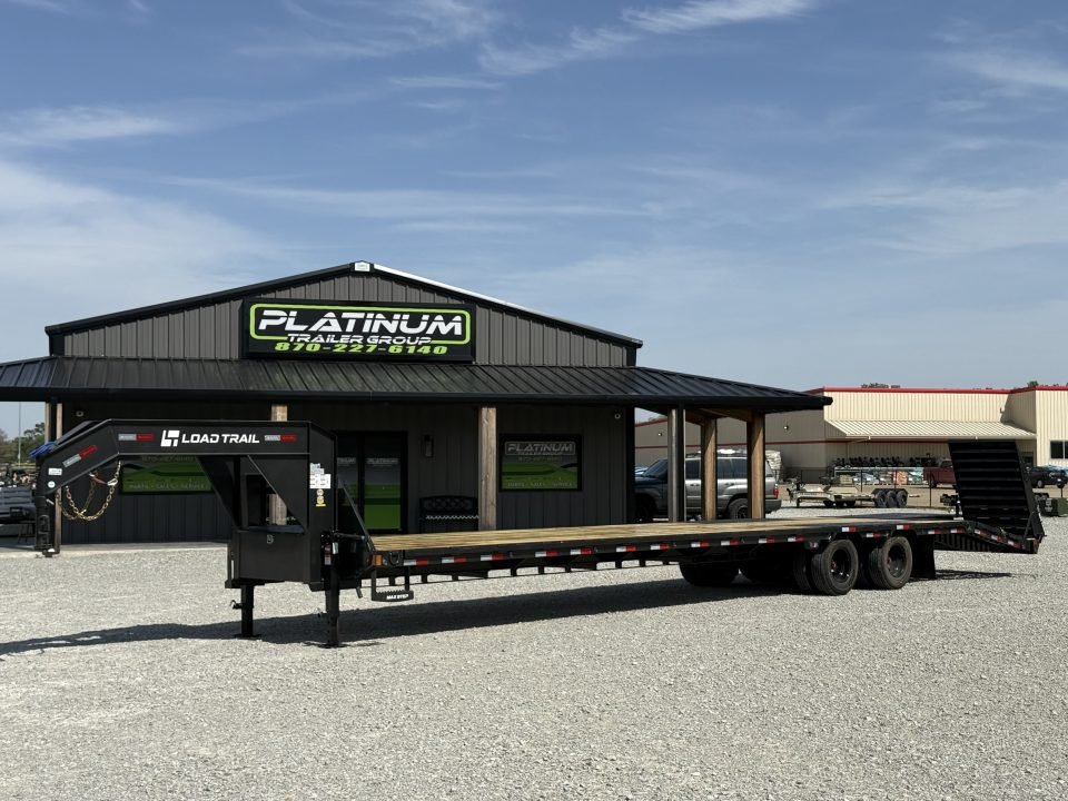 2026 Load Trail GP 102X40 GOOSENECK W/MAX RAMPS, 14 PLYS, FRAME AND PIPE BRIDGE 25.9K GVWR Flatbed T
