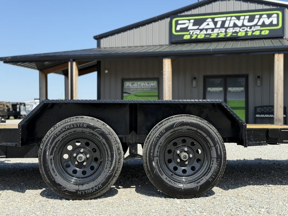 2027 MEB 83X20 / DOVETAIL / ELECTRIC BRAKE AXLE / BULLDOG COUPLER / 6.9K GVWR Car Hauler