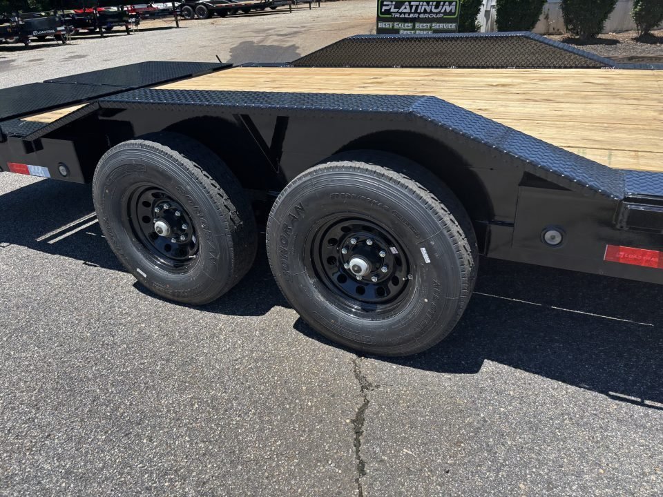 2026 Load Trail GC 102X24 14K GVWR DRIVE OVER FENDERS MAX RAMP Equipment Trailer