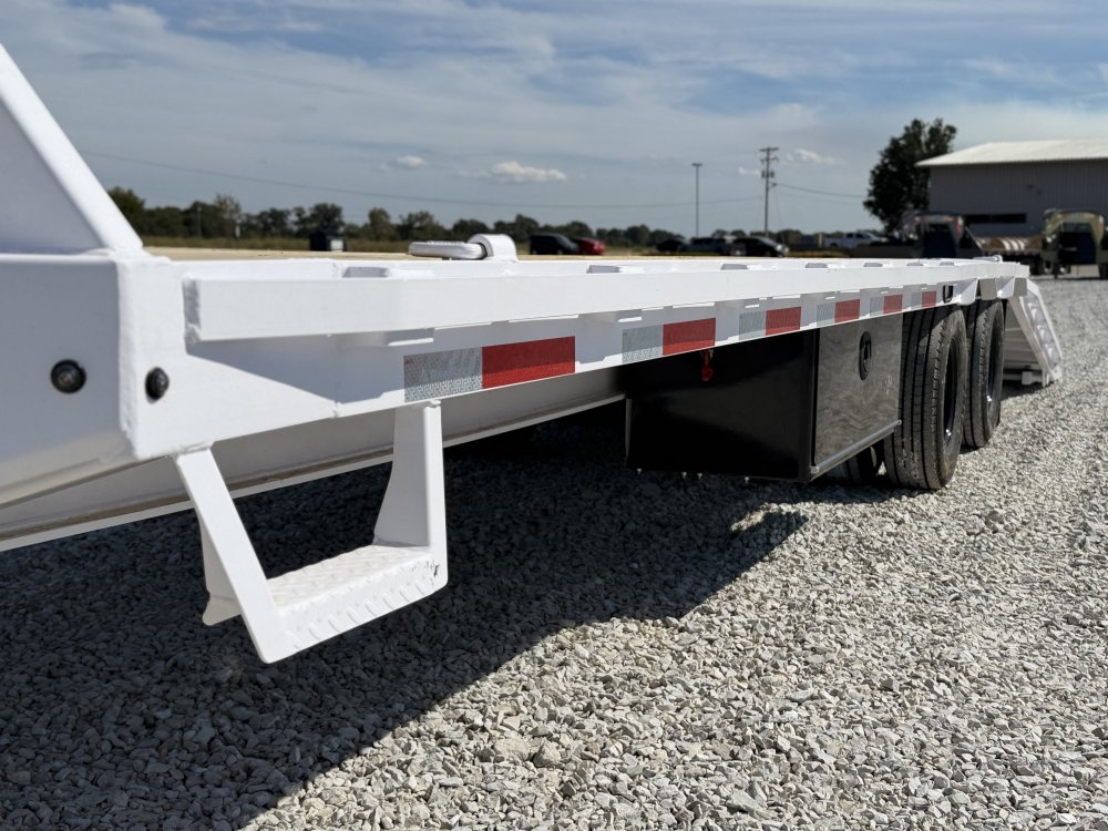 2027 RawMaxx HTX 102X32 GOOSENECK W/HYDRAULIC DISC BRAKES, HYDRAULIC JACKS, 14 PLYS, LOCKING CHAIN R