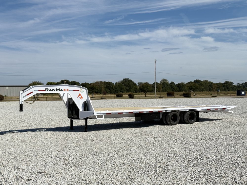2027 RawMaxx HTX 102X32 GOOSENECK W/HYDRAULIC DISC BRAKES, HYDRAULIC JACKS, 14 PLYS, LOCKING CHAIN R