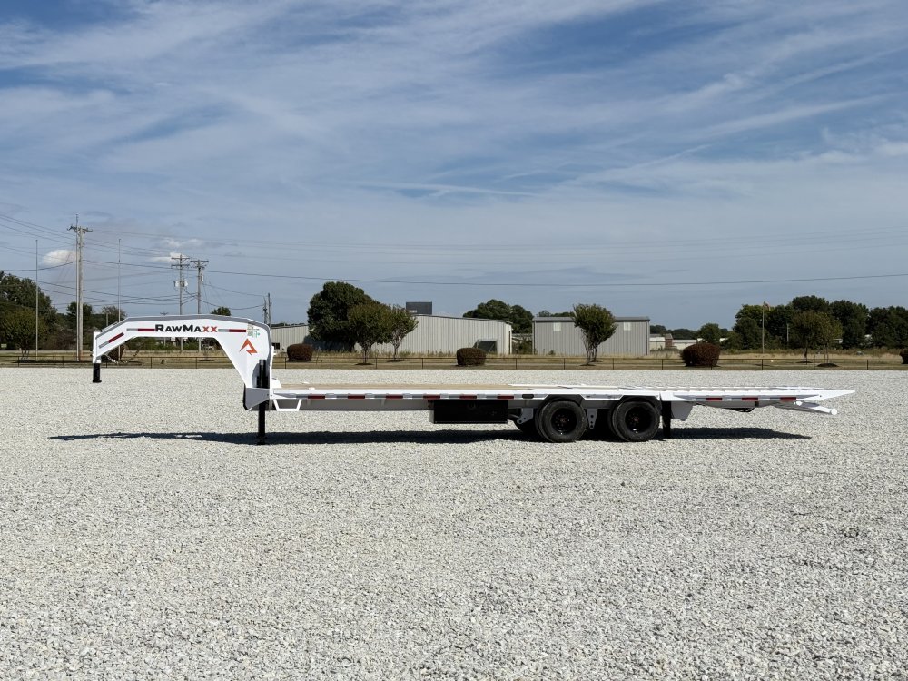 2027 RawMaxx HTX 102X32 GOOSENECK W/HYDRAULIC DISC BRAKES, HYDRAULIC JACKS, 14 PLYS, LOCKING CHAIN R