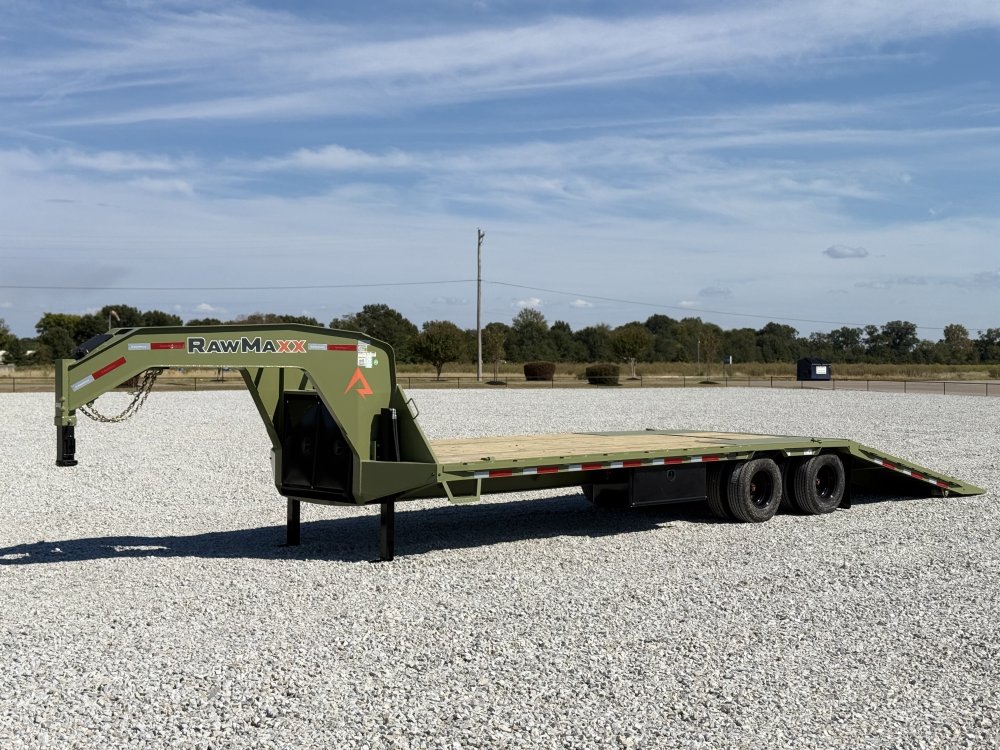 2027 RawMaxx HTX 102X32 GOOSENECK W/HYDRAULIC DISC BRAKES, HYDRAULIC JACKS, 14 PLYS, LOCKING CHAIN R