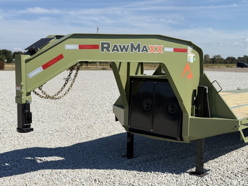 2027 RawMaxx HTX 102X32 GOOSENECK W/HYDRAULIC DISC BRAKES, HYDRAULIC JACKS, 14 PLYS, LOCKING CHAIN R