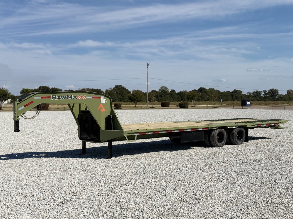 2027 RawMaxx HTX 102X32 GOOSENECK W/HYDRAULIC DISC BRAKES, HYDRAULIC JACKS, 14 PLYS, LOCKING CHAIN R