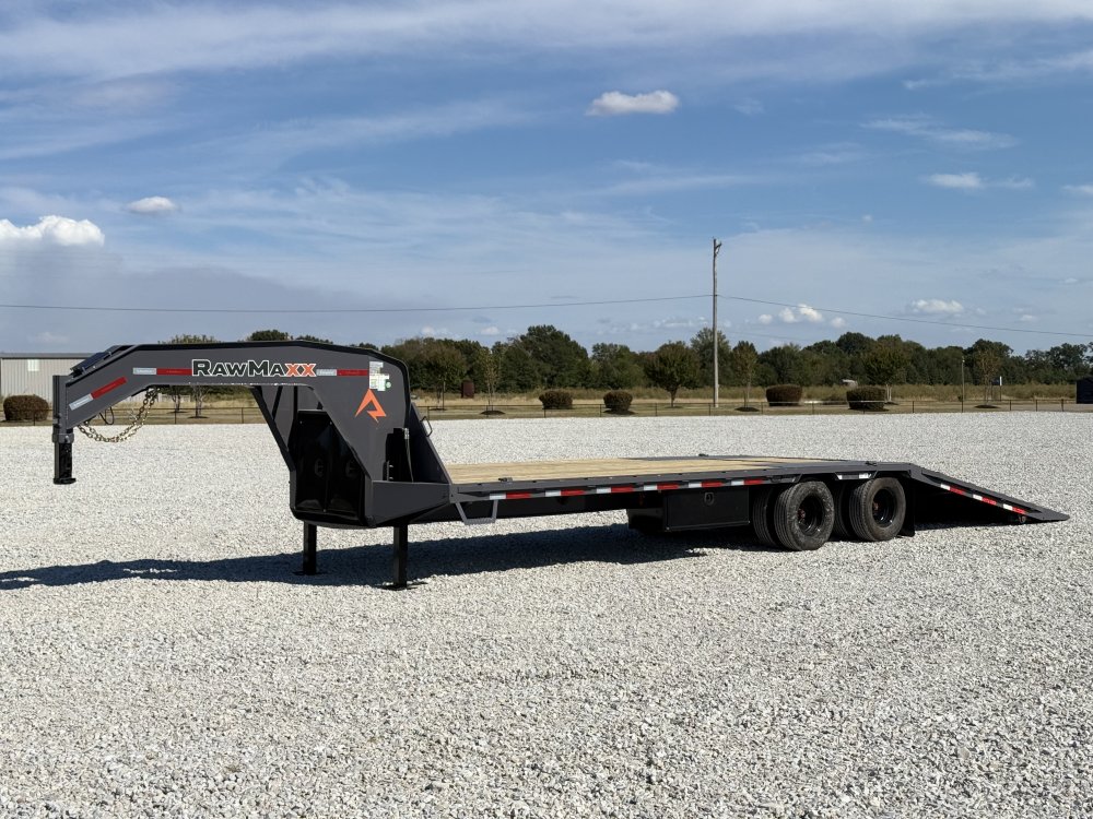 2027 RawMaxx HTX 102X32 GOOSENECK W/HYDRAULIC DISC BRAKES, HYDRAULIC JACKS, 14 PLYS, LOCKING CHAIN R