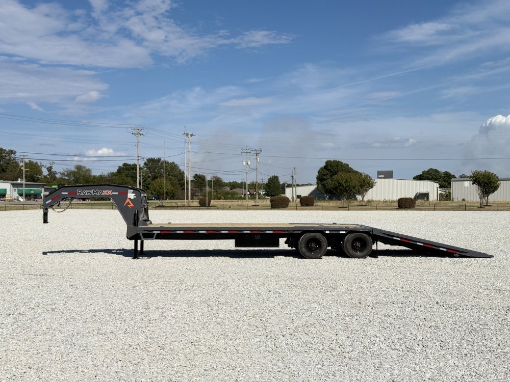 2027 RawMaxx HTX 102X32 GOOSENECK W/HYDRAULIC DISC BRAKES, HYDRAULIC JACKS, 14 PLYS, LOCKING CHAIN R