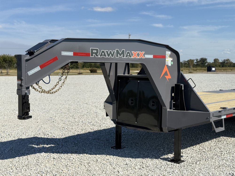 2027 RawMaxx HTX 102X32 GOOSENECK W/HYDRAULIC DISC BRAKES, HYDRAULIC JACKS, 14 PLYS, LOCKING CHAIN R