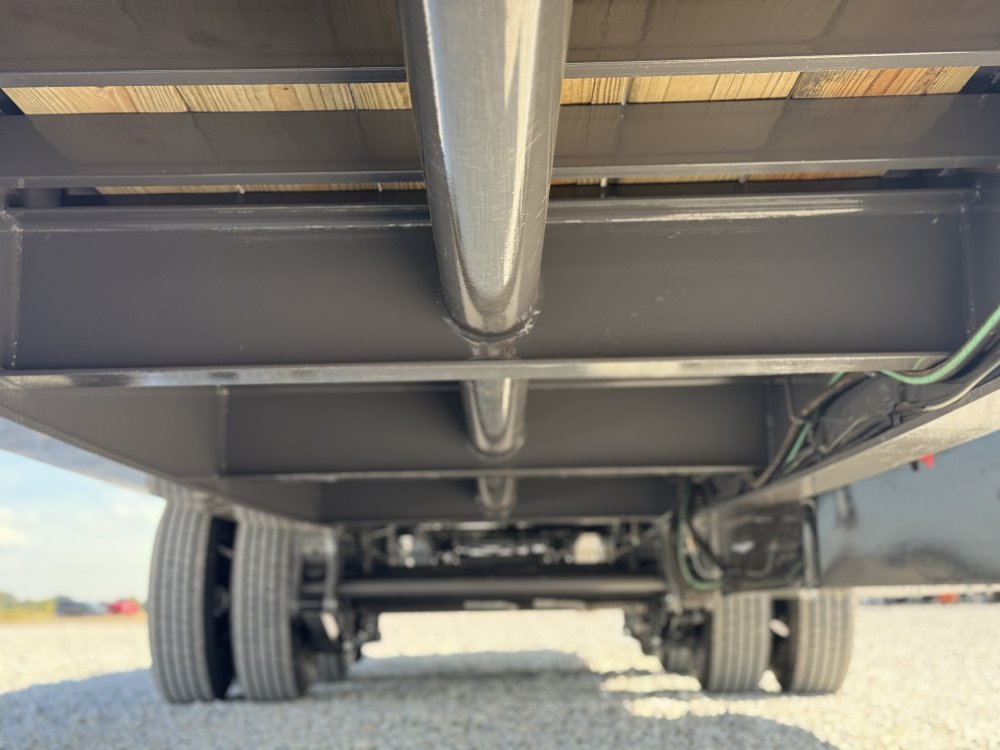 2027 RawMaxx HTX 102X32 GOOSENECK W/HYDRAULIC DISC BRAKES, HYDRAULIC JACKS, 14 PLYS, LOCKING CHAIN R