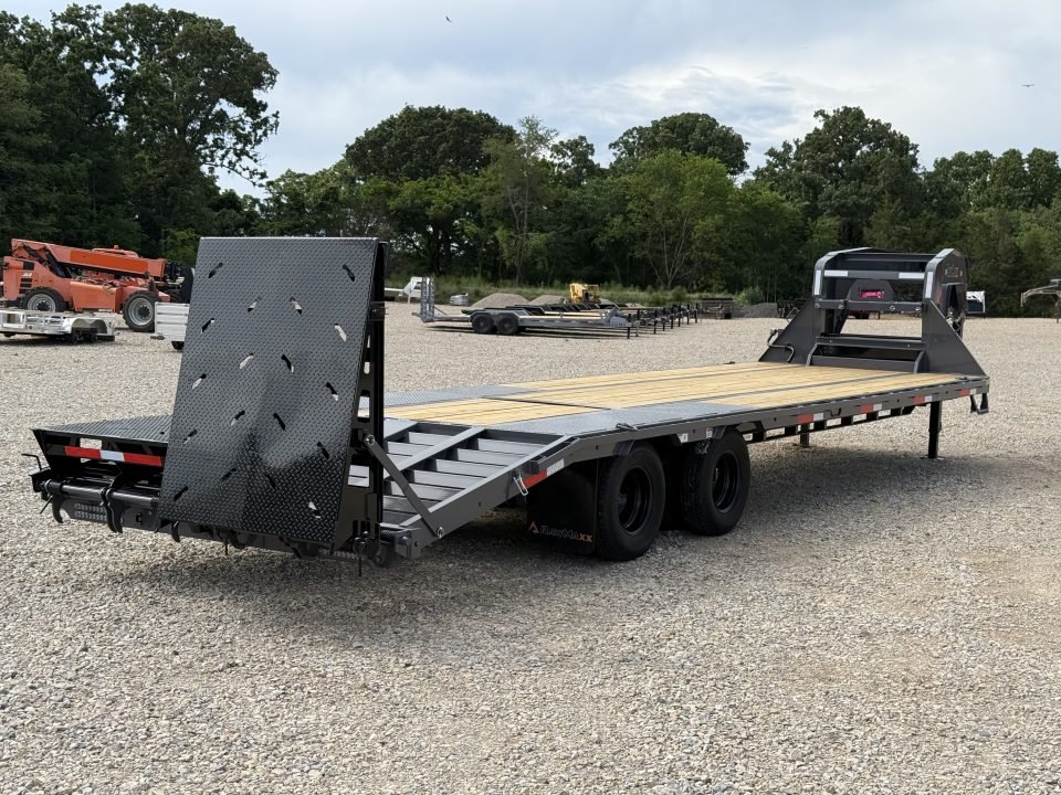 2026 RawMaxx FDX 102X30 / HUTCH SUSPENSION / MAXX RAMPS / EXTRA MARKER LIGHTS / UNDER FRAME BRIDGE W