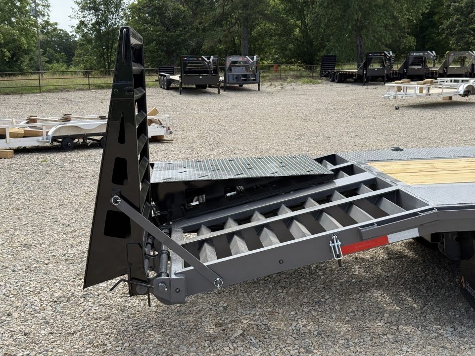2026 RawMaxx FDX 102X30 / HUTCH SUSPENSION / MAXX RAMPS / EXTRA MARKER LIGHTS / UNDER FRAME BRIDGE W