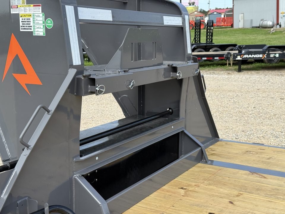 2026 RawMaxx FDX 102X30 / HUTCH SUSPENSION / MAXX RAMPS / EXTRA MARKER LIGHTS / UNDER FRAME BRIDGE W