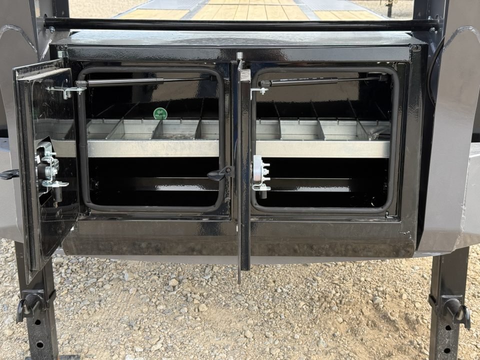2026 RawMaxx FDX 102X30 / HUTCH SUSPENSION / MAXX RAMPS / EXTRA MARKER LIGHTS / UNDER FRAME BRIDGE W