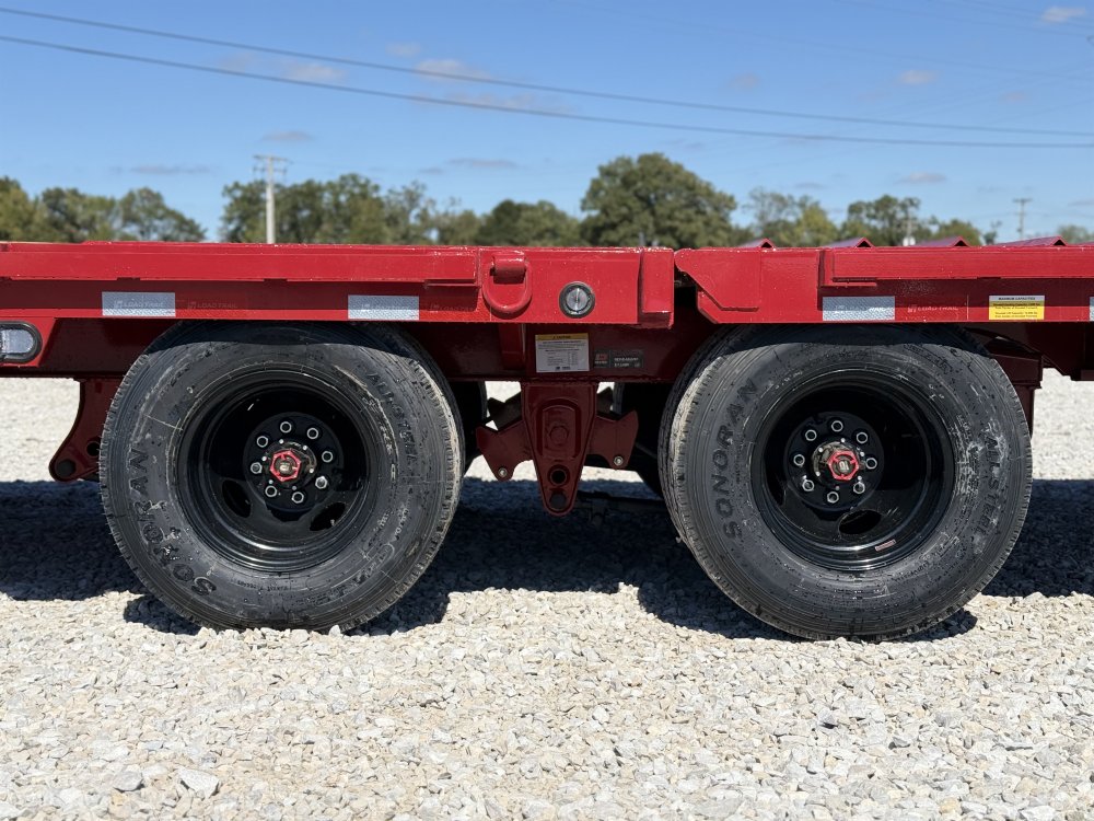 2027 Load Trail GL 102X32 GOOSENECK HYDRAULIC DOVETAIL W/12' CLEATED DOVE, 14 PLYS, HYDRAULIC JACKS,