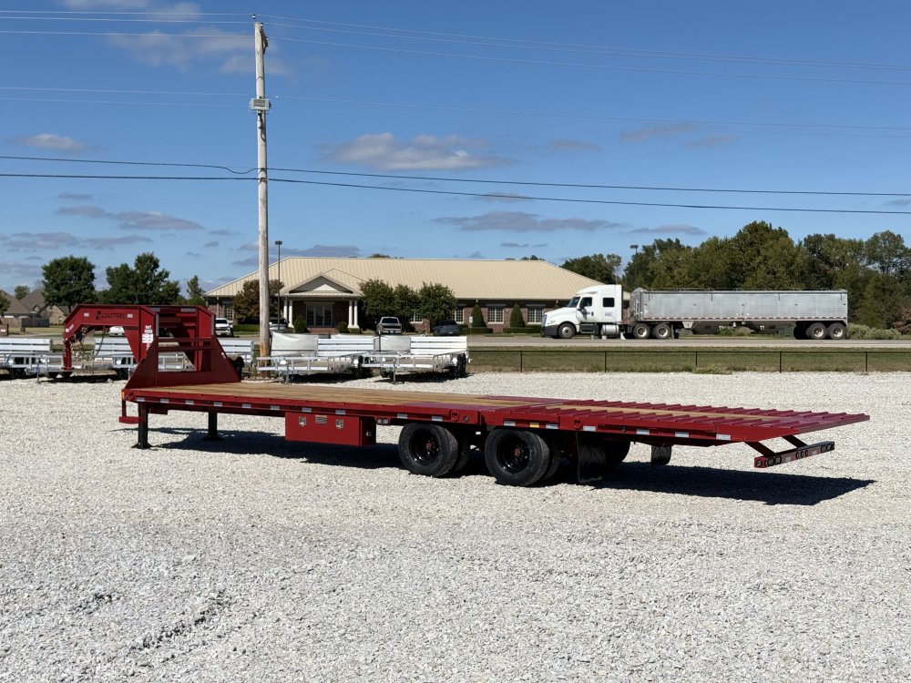 2027 Load Trail GL 102X32 GOOSENECK HYDRAULIC DOVETAIL W/12' CLEATED DOVE, 14 PLYS, HYDRAULIC JACKS,