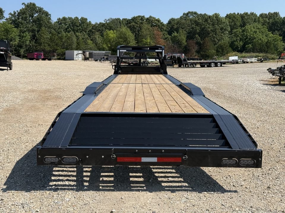 2026 RawMaxx LDX 102X44 / 4' DOVETAIL / 14 PLY / WINCH PLATE / CHAIN RACK / 21K GVWR Gooseneck Bodie