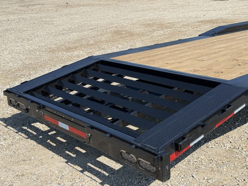 2026 RawMaxx LDX 102X44 / 4' DOVETAIL / 14 PLY / WINCH PLATE / CHAIN RACK / 21K GVWR Gooseneck Bodie